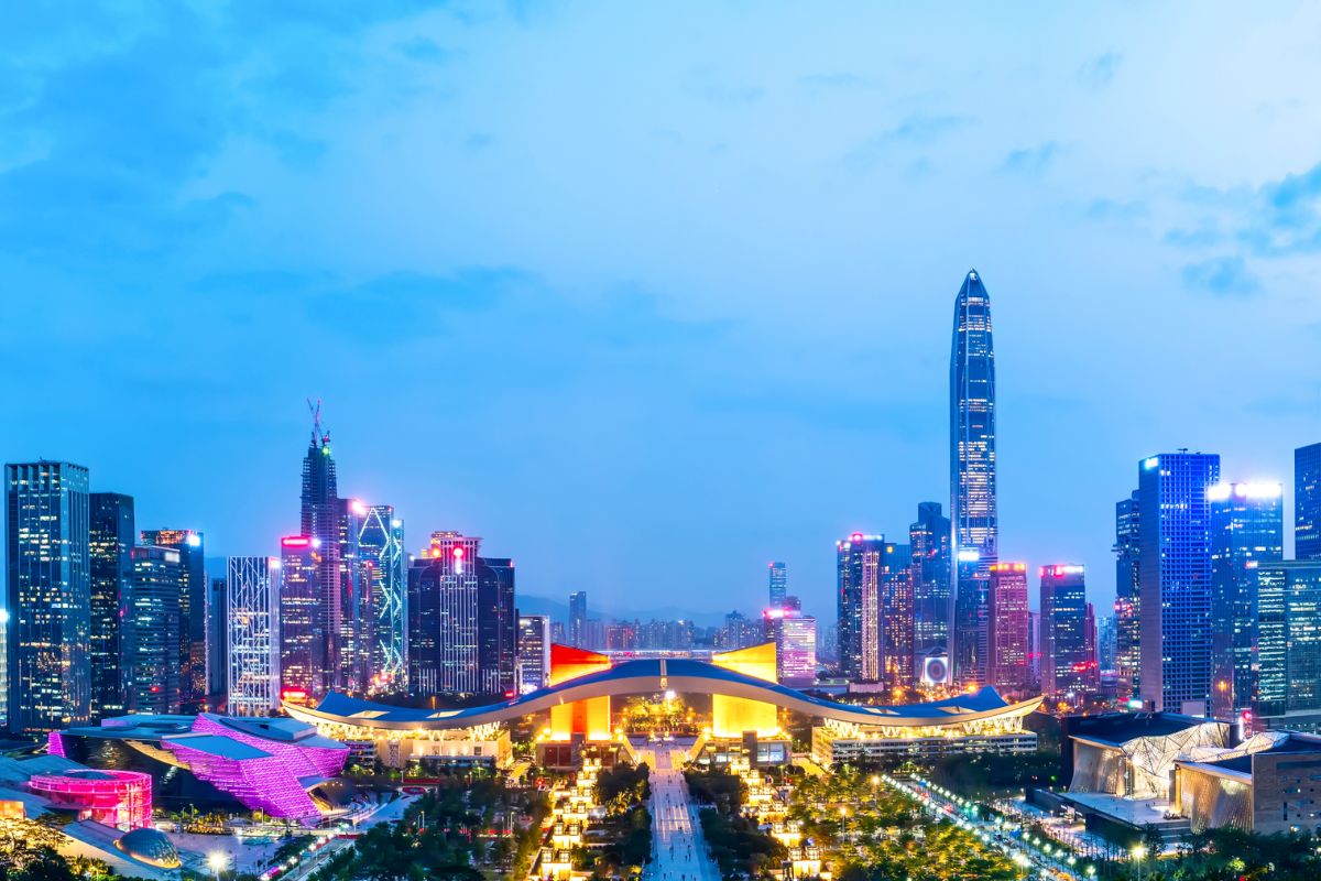 Shenzhen reúne tecnologia aplicada, drones de entrega, metrô futurista e carros elétricos em uma cidade que mostra hoje o futuro das grandes metrópoles