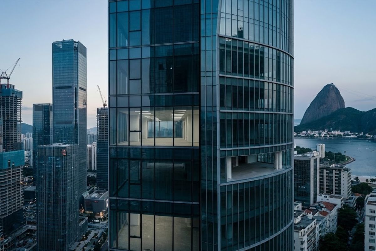 Shenzhen, o Vale do Silício da China, enfrenta vacância recorde em escritórios, enquanto o Rio de Janeiro repete o drama no mercado imobiliário.