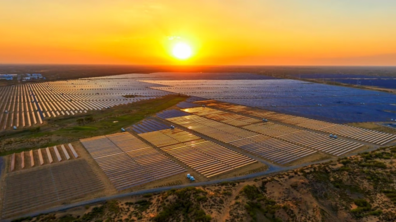 Com liderança nacional em energia solar e eólica, o Rio Grande do Norte enfrenta o desafio de transformar sua base energética em empregos, renda e inovação, aponta relatório do Banco Mundial.