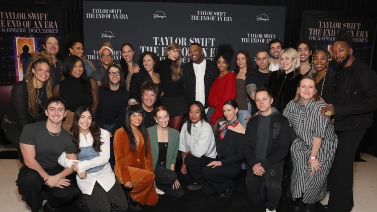 Taylor Swift surpreende equipe da The Eras Tour com bônus milionário e cartas manuscritas; gesto de generosidade emociona funcionários e fãs ao redor do mundo.