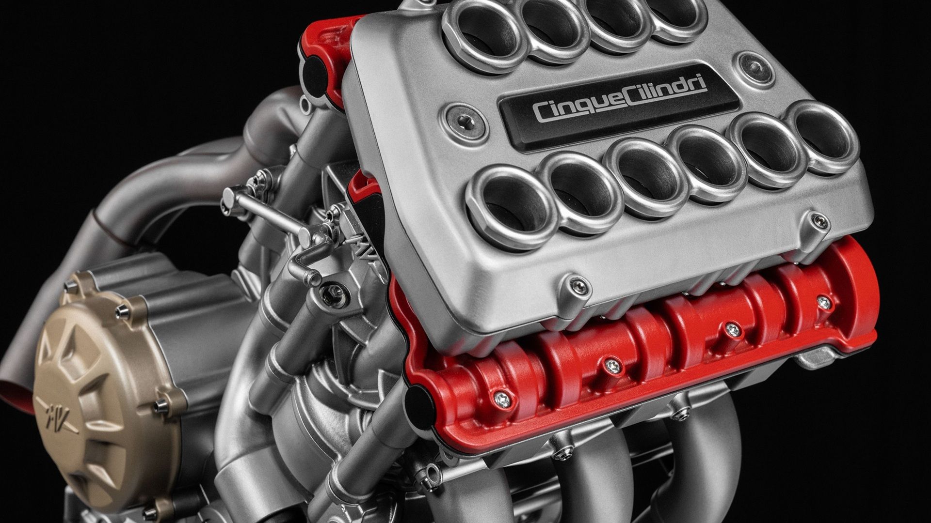 Motor italiano de cinco cilindros apresentado no EICMA promete até 240 cv, giro de 16.000 rpm e novas aplicações em motos esportivas.