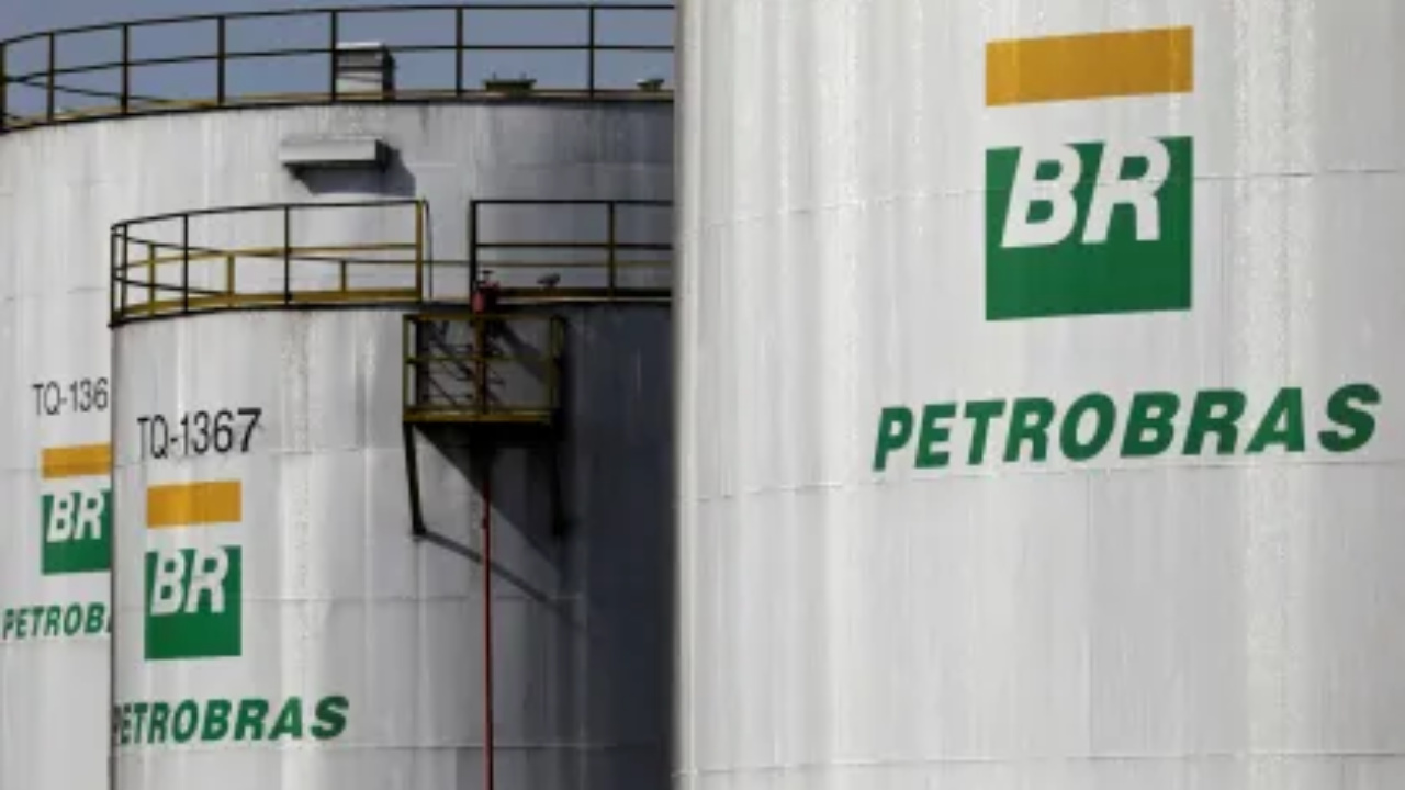 Petrobras estuda disputar o primeiro leilão de baterias do Brasil e afirma que o armazenamento será crucial para viabilizar novos investimentos em renováveis e evitar cortes na geração.