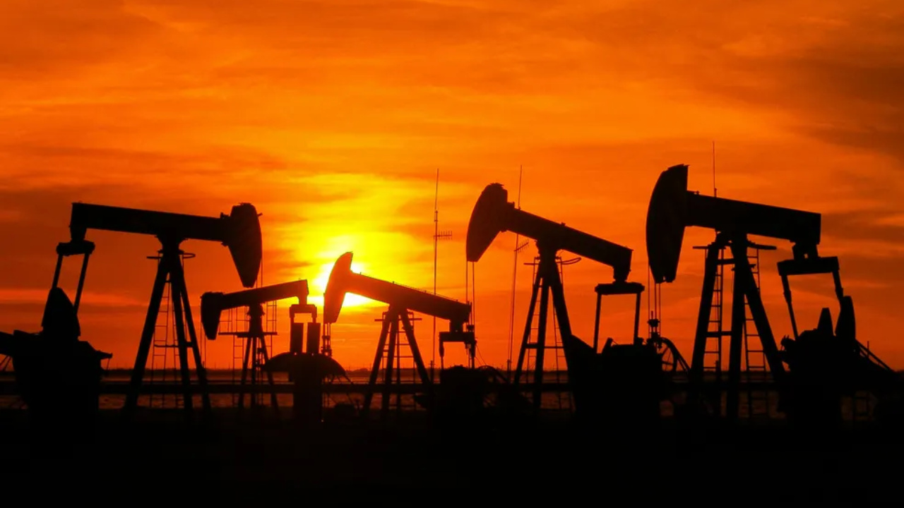 Indústria do Rio Grande do Norte registra retração em outubro com forte queda no setor de petróleo e combustíveis, segundo dados do IBGE.