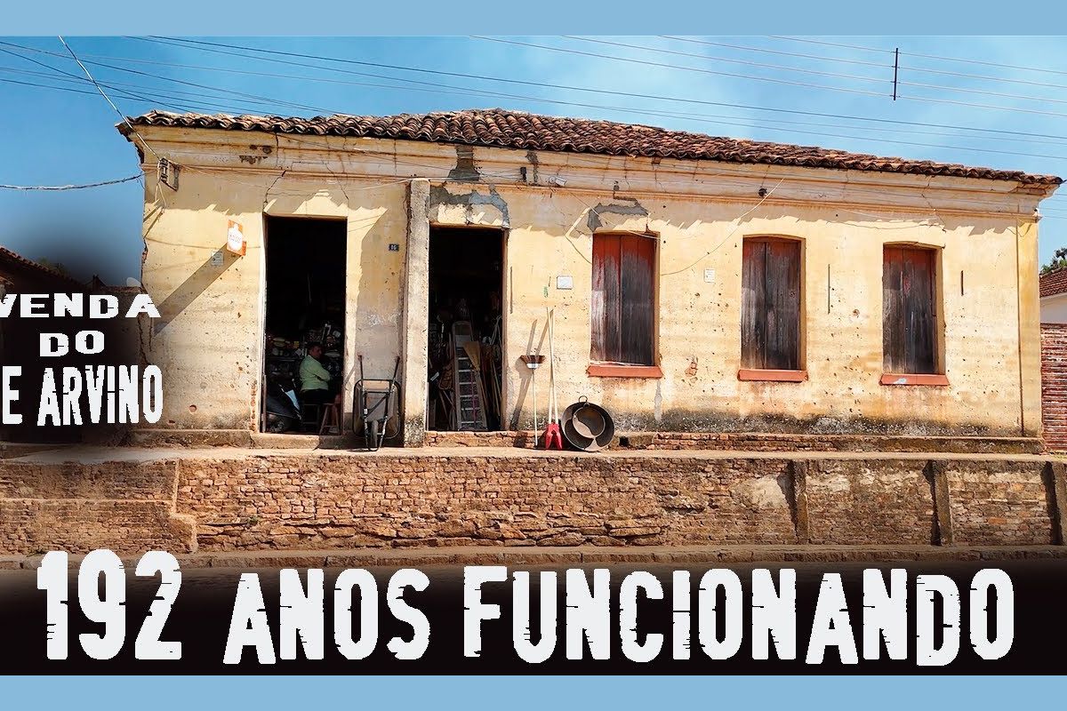 venda mais antiga do Brasil em Gaspar Lopes com Zé Alvino, dinheiro pregado no teto e sinos. História sem reforma em Minas.