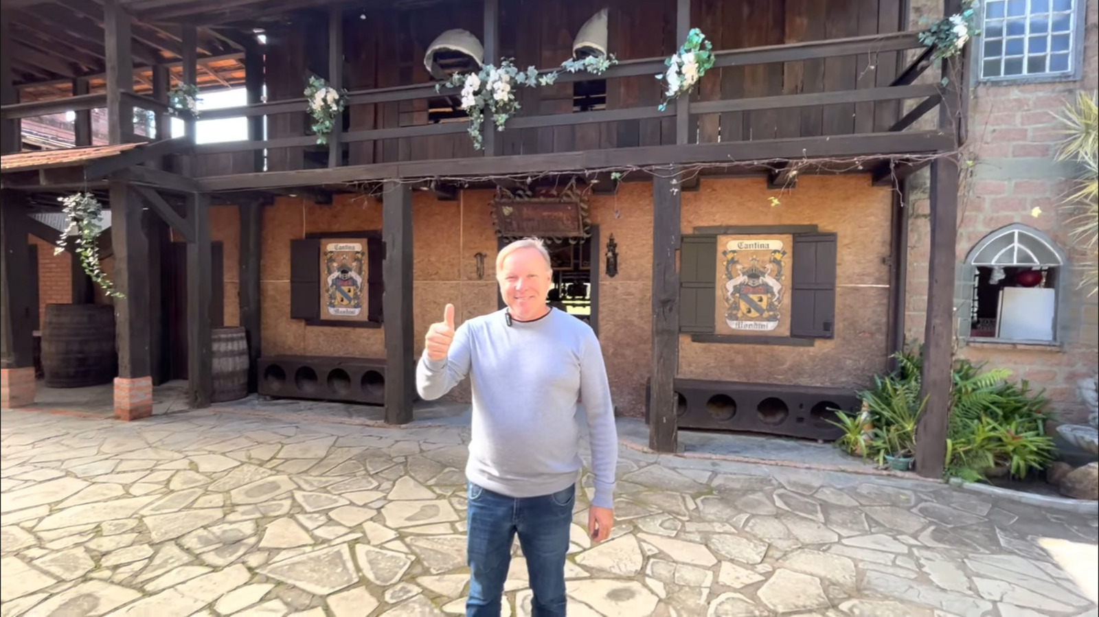 Castelo no quintal, Castelo, Castelo italiano