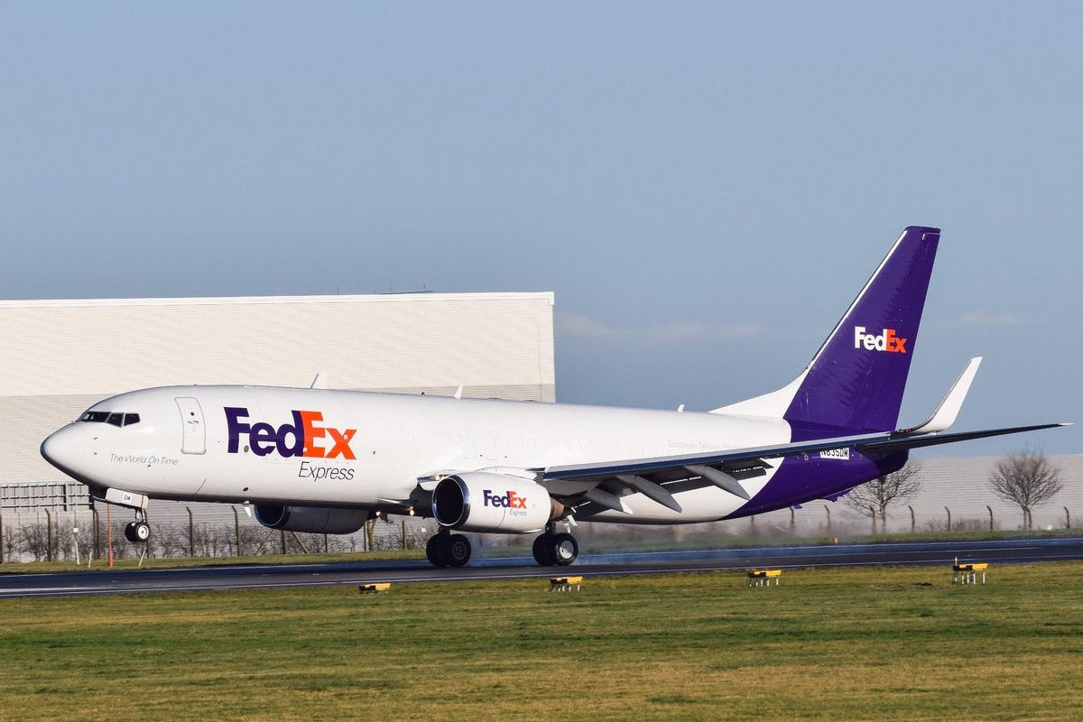 Fim das entregas da FedEx dentro do Brasil já começou, envolve desligamentos e mantém apenas envios internacionais e serviços de cadeia de suprimentos