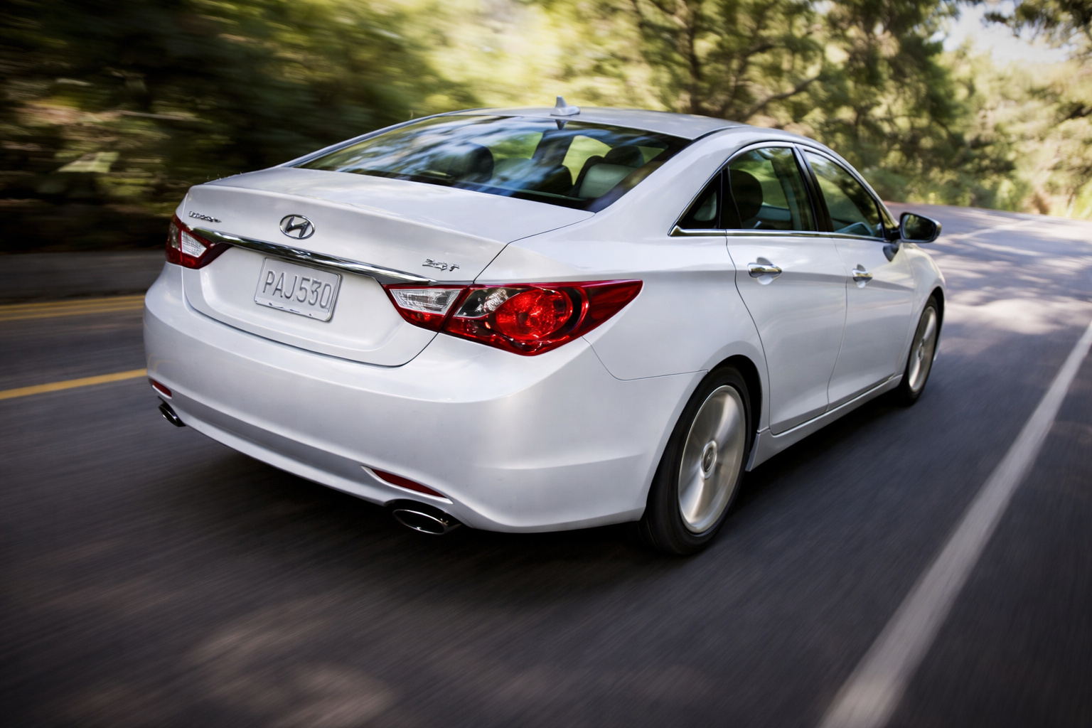 Saiu de linha sem alarde, mas envelheceu melhor que muitos rivais atuais: sedã médio com mecânica simples, conforto elevado e fama de indestrutível — Hyundai Sonata 2.0