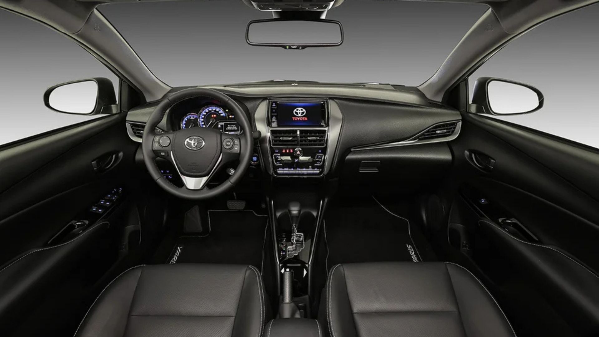 Toyota Yaris fora de linha segue em destaque em 2026 com motor 1.5 flex econômico, câmbio CVT e custos previsíveis no mercado brasileiro.