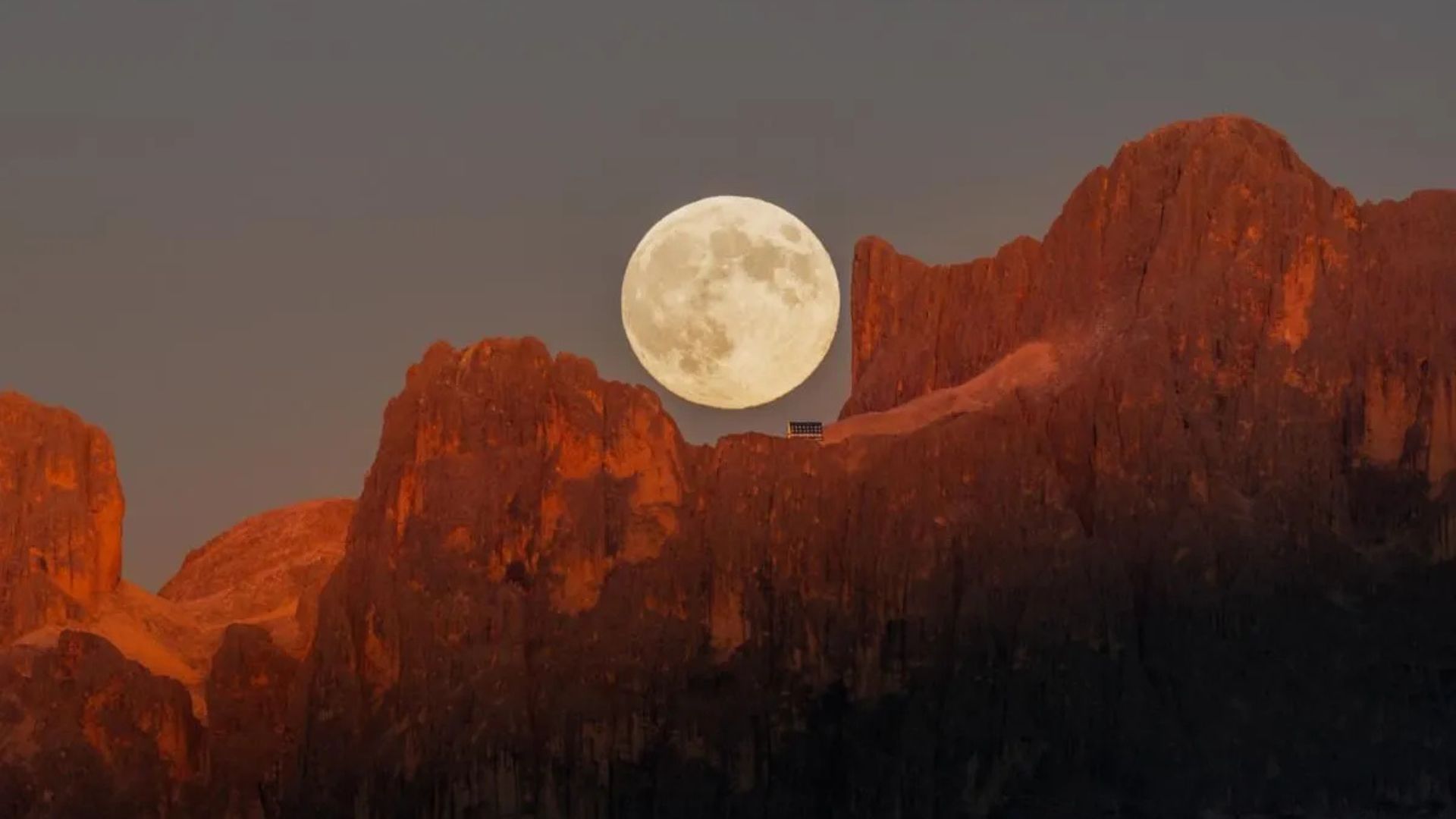 Lua de Neve abre 2026 com 13 luas cheias, nomes indígenas curiosos e a primeira Lua Azul do ano em maio. Entenda o calendário lunar.