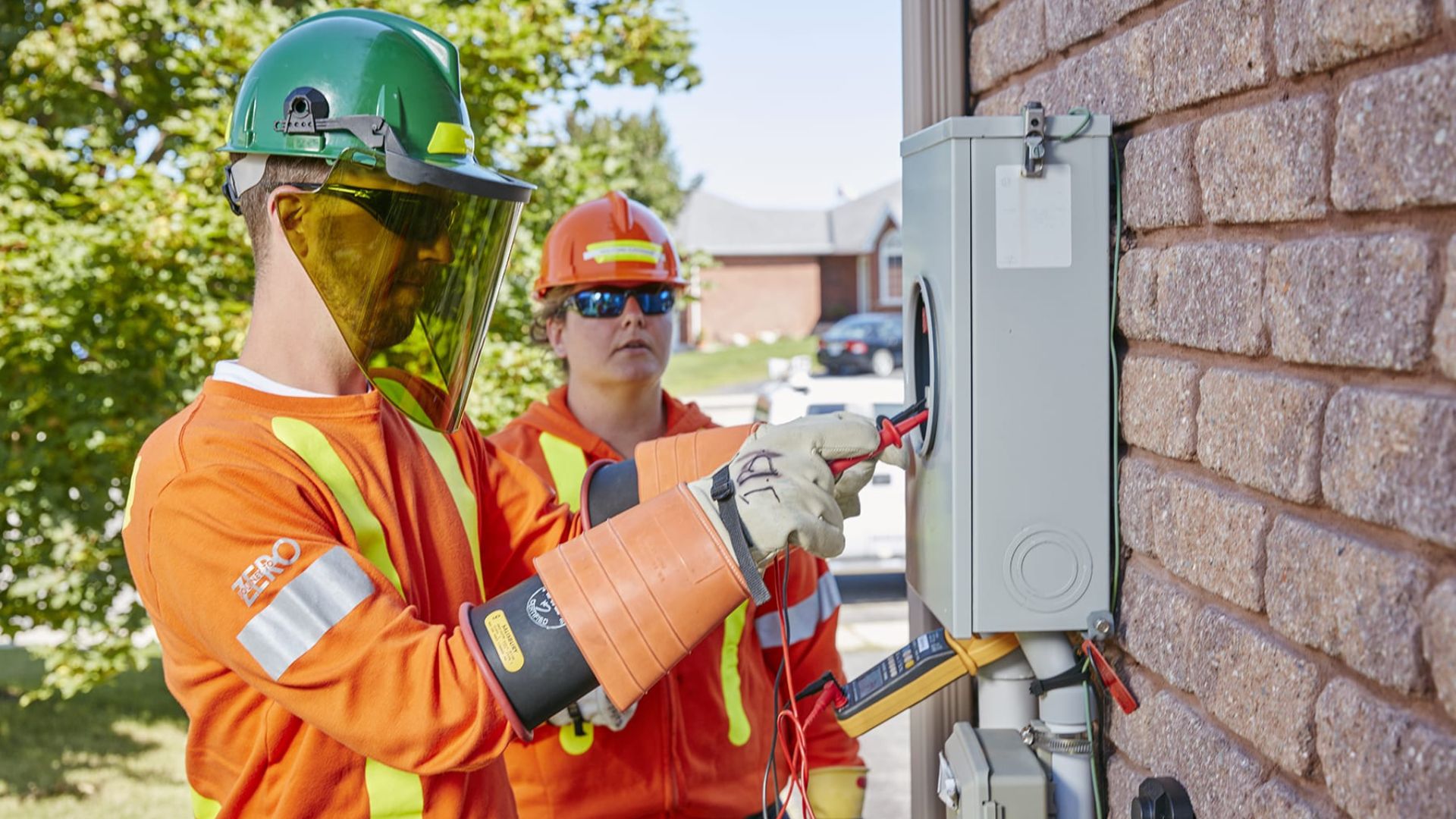 Ontário proíbe corte de luz e gás no inverno por inadimplência, exige reconexão e mantém cobrança ativa sob regras do Ontario Energy Board.