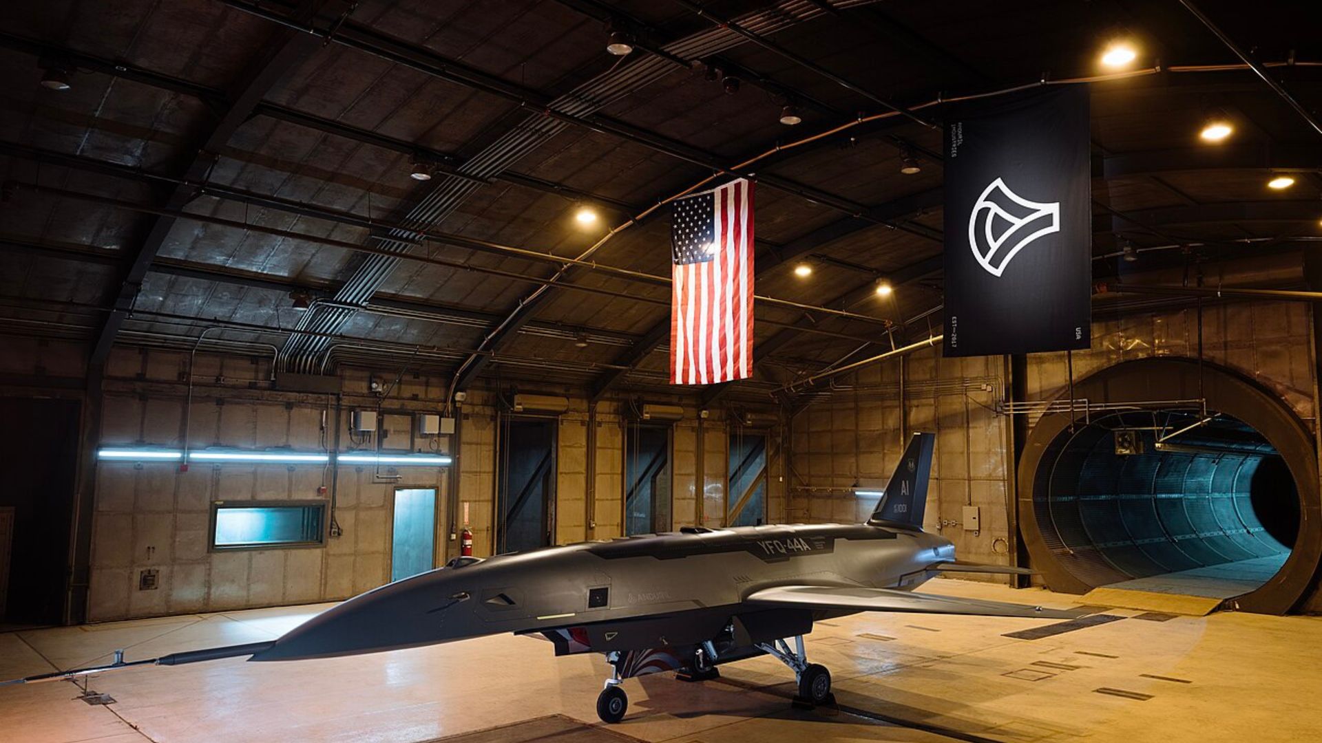 EUA testam caça-drone a jato da Anduril sem piloto, semi-autônomo, criado para voar ao lado de caças e mudar a estratégia aérea. global.