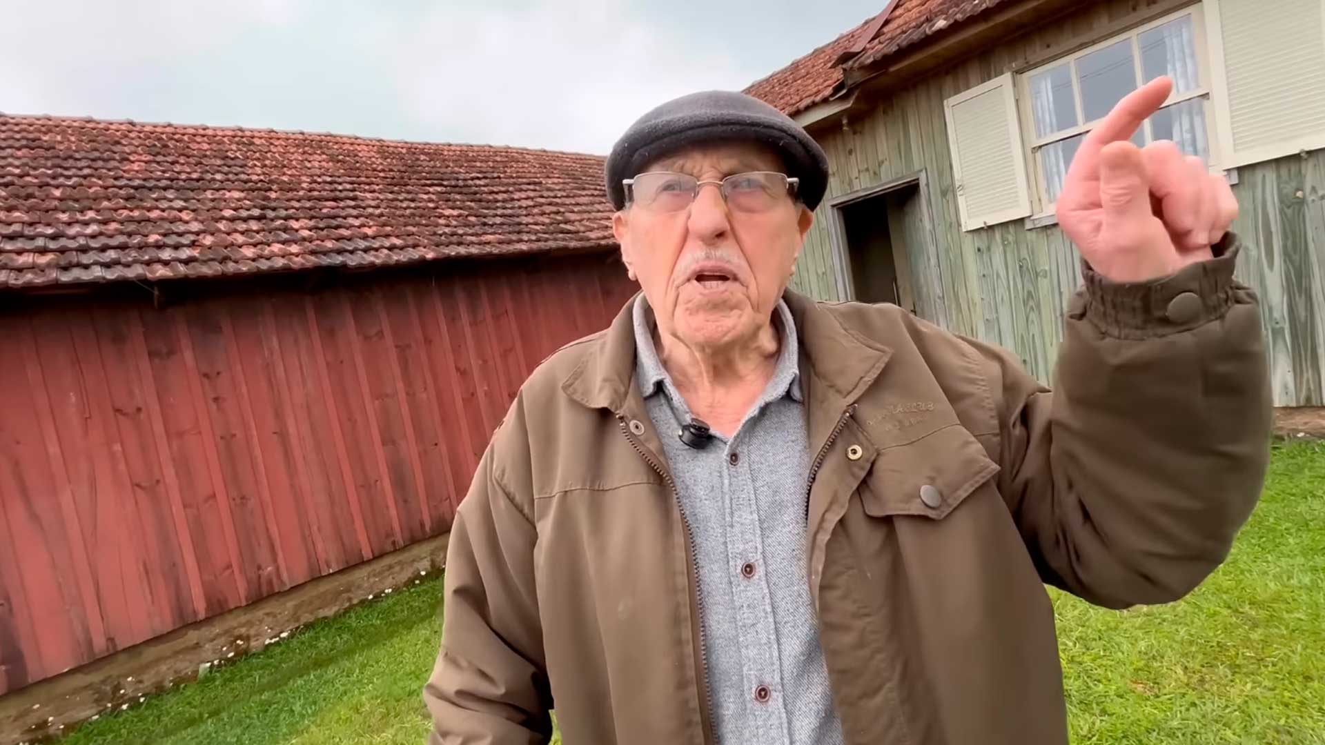 Longe da cidade grande e do barulho, senhor de 90 anos cuida de 120 hectares, segue firme na roça e mantém viva a memória do queijo e da lida com gado