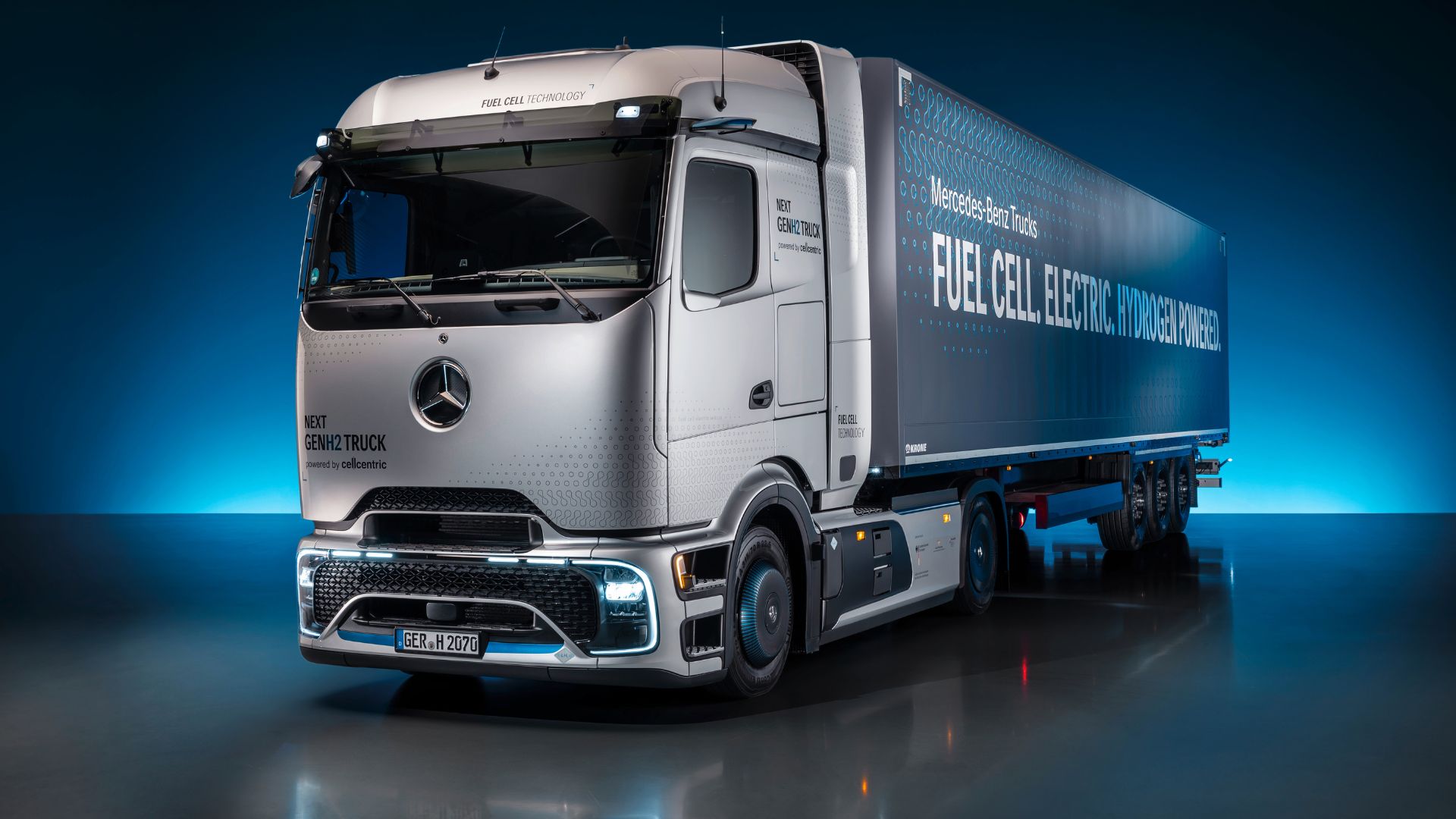 Caminhão Mercedes-Benz NextGen H2 movido a hidrogênio, com tecnologia de célula de combustível, projetado para transporte rodoviário de longa distância.