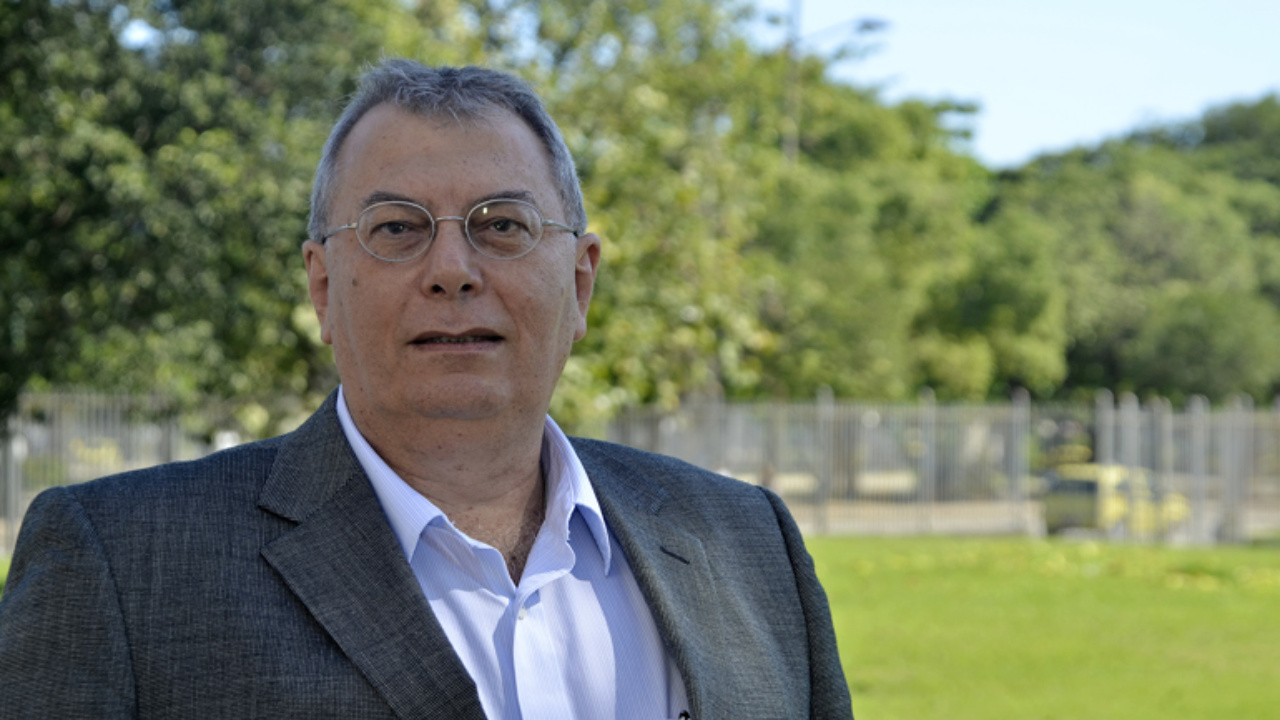 Mesmo com a transição energética em curso, o petróleo deve manter relevância estratégica e registrar crescimento de demanda até a próxima década, segundo avaliação do consultor Armando Cavanha.