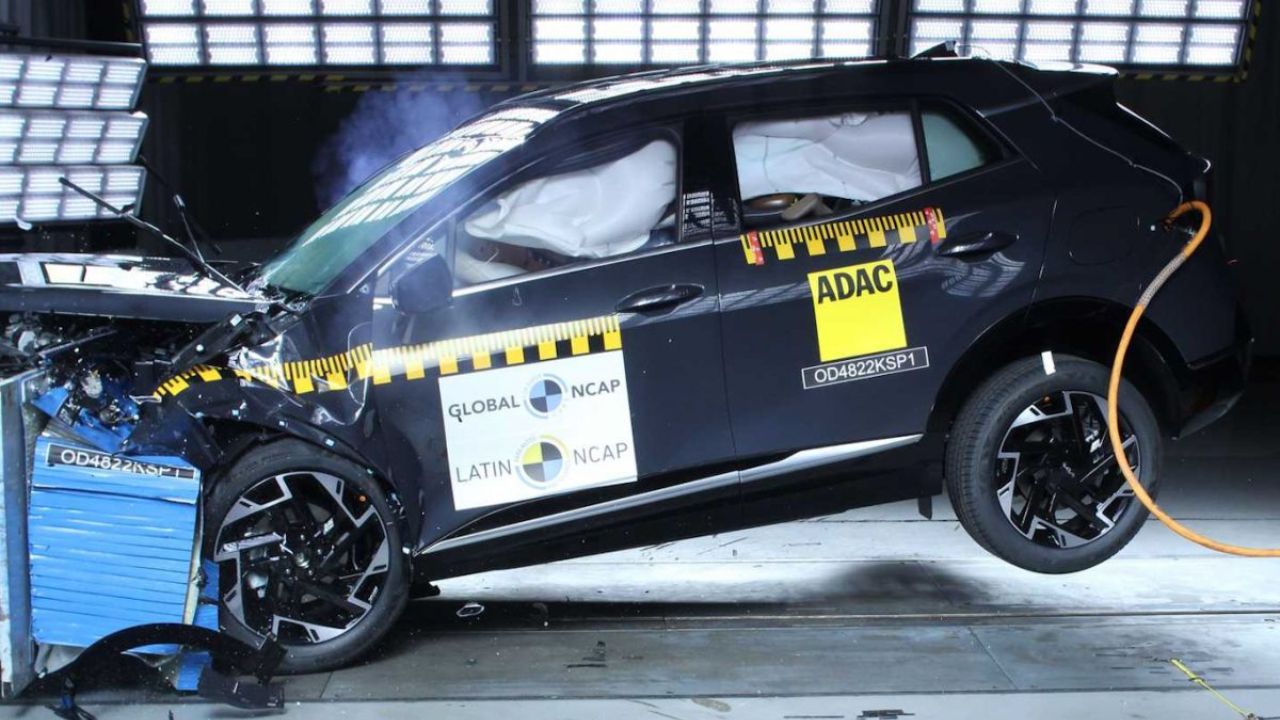 Kia Sportage evolui de três para cinco estrelas no Latin NCAP em 2025 após reforçar sistemas de segurança e assistência à condução.
