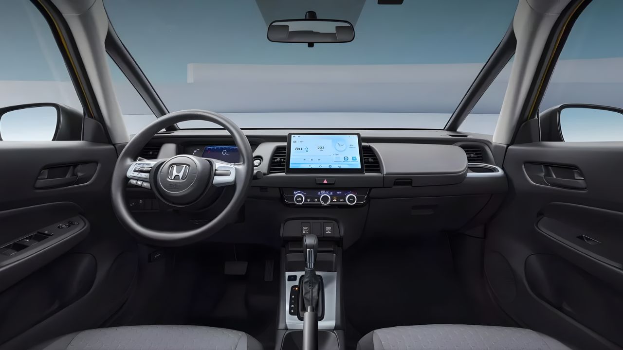 Novo Honda Fit estreia no mercado chinês com mudanças no visual, preço competitivo e promessa de até 700 km de autonomia para enfrentar rivais elétricos.