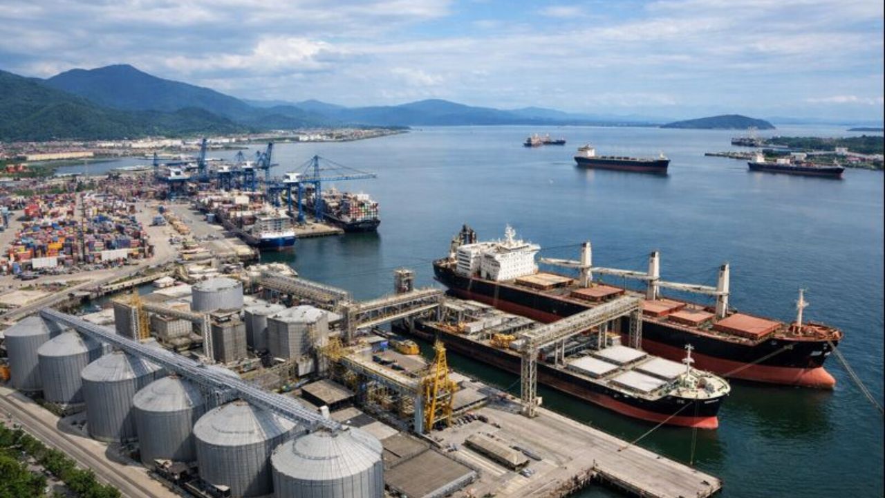 Com 73,5 milhões de toneladas, portos do Paraná crescem 10% e viram motor da exportação, importação e da economia brasileira.