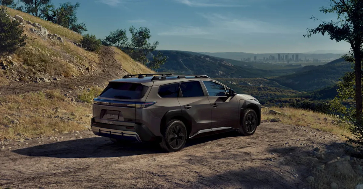 Com 375 cv, tração integral e até 420 km de autonomia, o Toyota bZ Woodland 2026 surge como o SUV elétrico mais potente já lançado pela marca