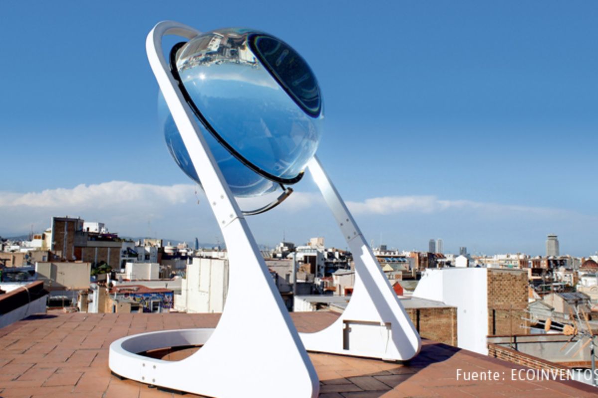 pequena esfera branca usa energia solar com lente esférica da Rawlemon para concentrar luz e desafiar painéis solares, com foco de 10.000 vezes e até 70% em testes.