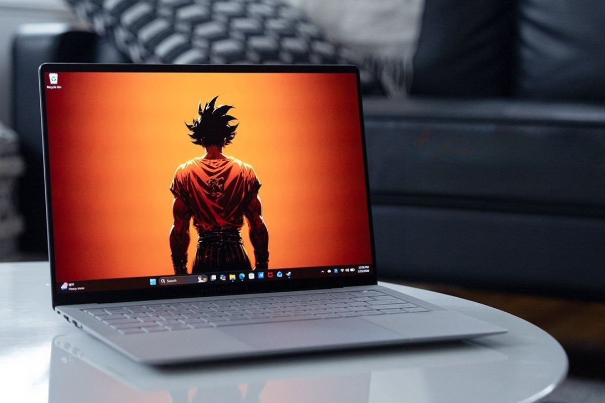 Asus ExpertBook Ultra surge como notebook empresarial leve com bateria robusta e chip Panther Lake, entregando desempenho para trabalho diário em Windows e rivalizando de frente com o MacBook Air em 2026.