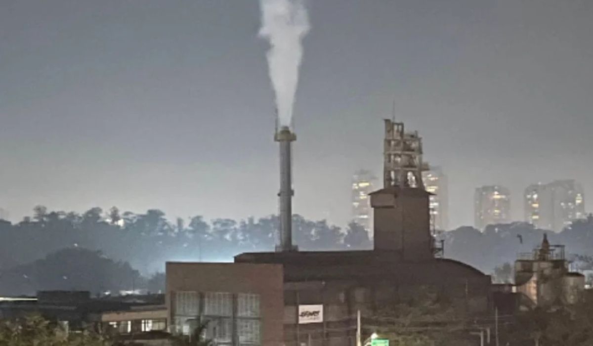 Fábrica da Isover em Santo Amaro vai encerrar atividades industriais até 2026 após acordo com MP e Cetesb, mantendo apenas o centro. (Imagem: Guilherme Ribeiro/Reprodução Google/Metrópoles)