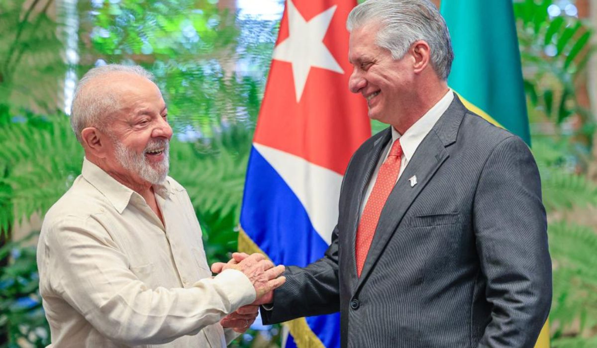 Governo Lula avalia enviar feijão e outros alimentos a Cuba e discute apoio com insumos e máquinas agrícolas, usando PAA/Conab e convênios. (Imagem: Ricardo Stuckert/PR)