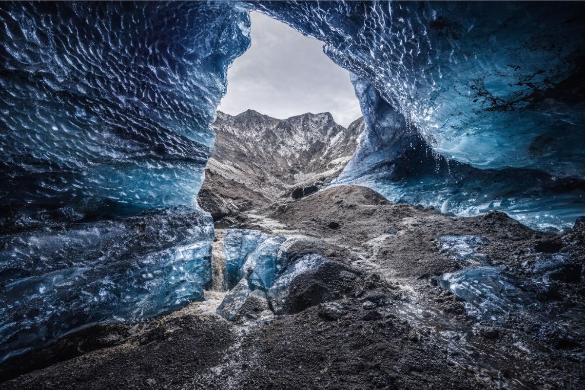 Caverna de gelo mais antiga do mundo nos Pireneus perde até 192 centímetros por ano após 6100 anos preservados, estudo revela aumento de 1,56°C e risco de desaparecimento irreversível