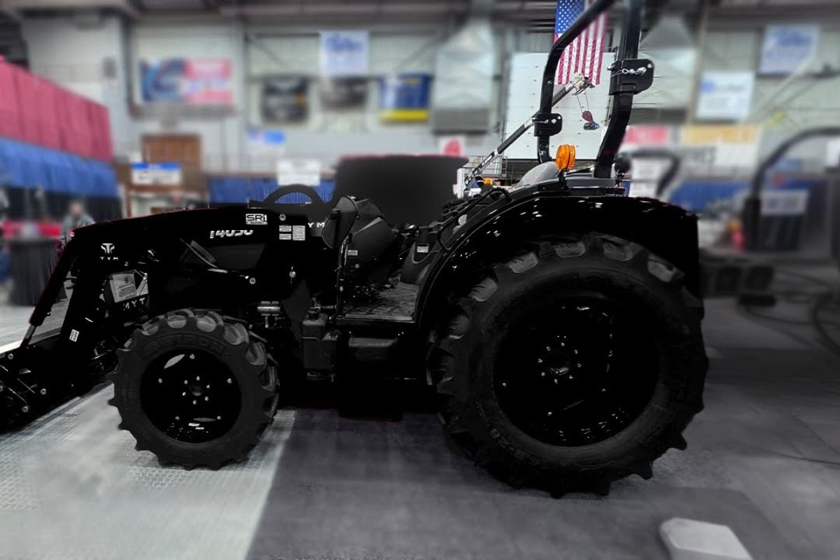 trator TYM 4058 entra na disputa com a John Deere enquanto demissões e lucro menor pressionam o preço, e o engate vira o detalhe que muda a conta no campo.