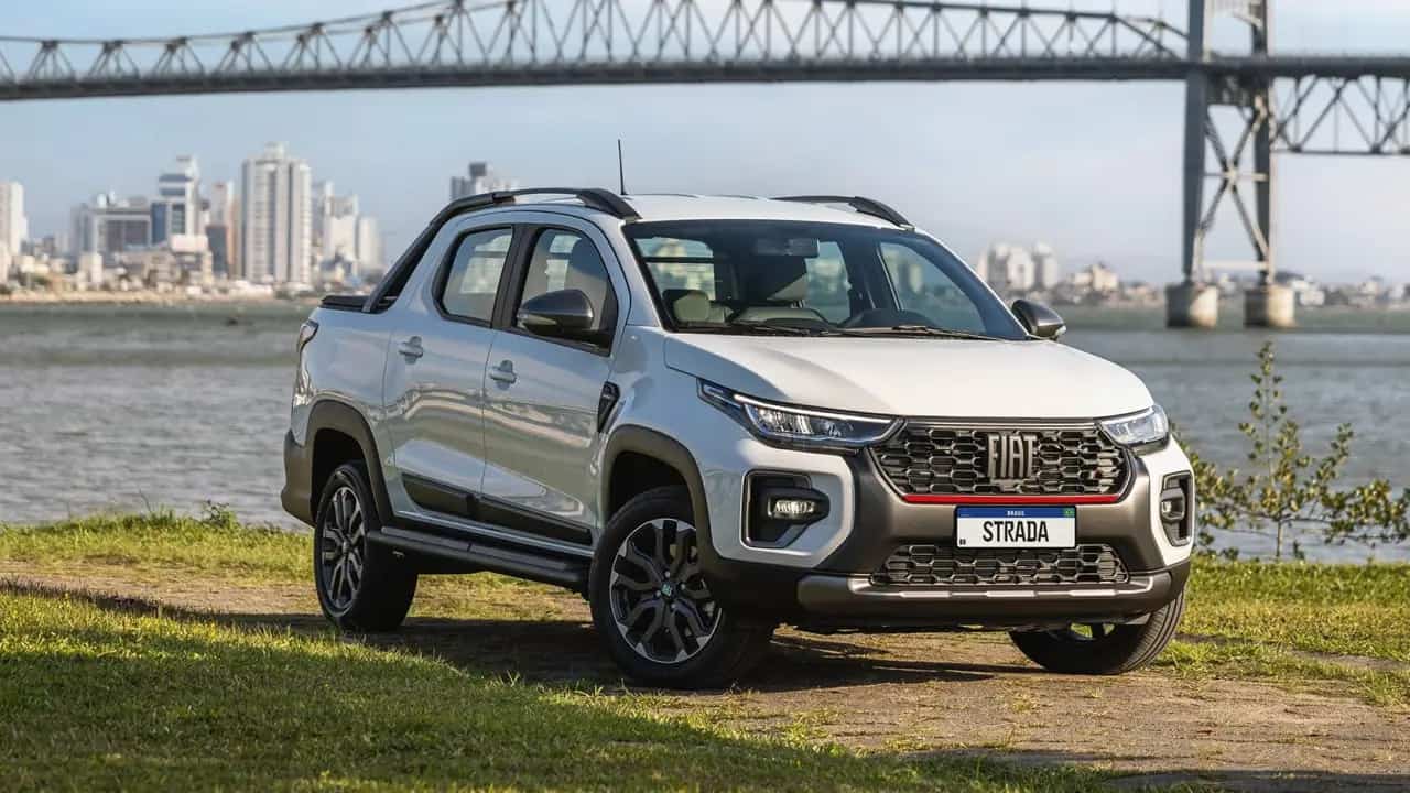 Fiat Strada mantém liderança como carro mais vendido do Brasil pelo 4º ano seguido com 144 mil unidades: picape compacta parte de R$ 112 mil, tem motor 1.0 turbo de 130 cv e caçamba de 1.354 litros que carrega 720 kg