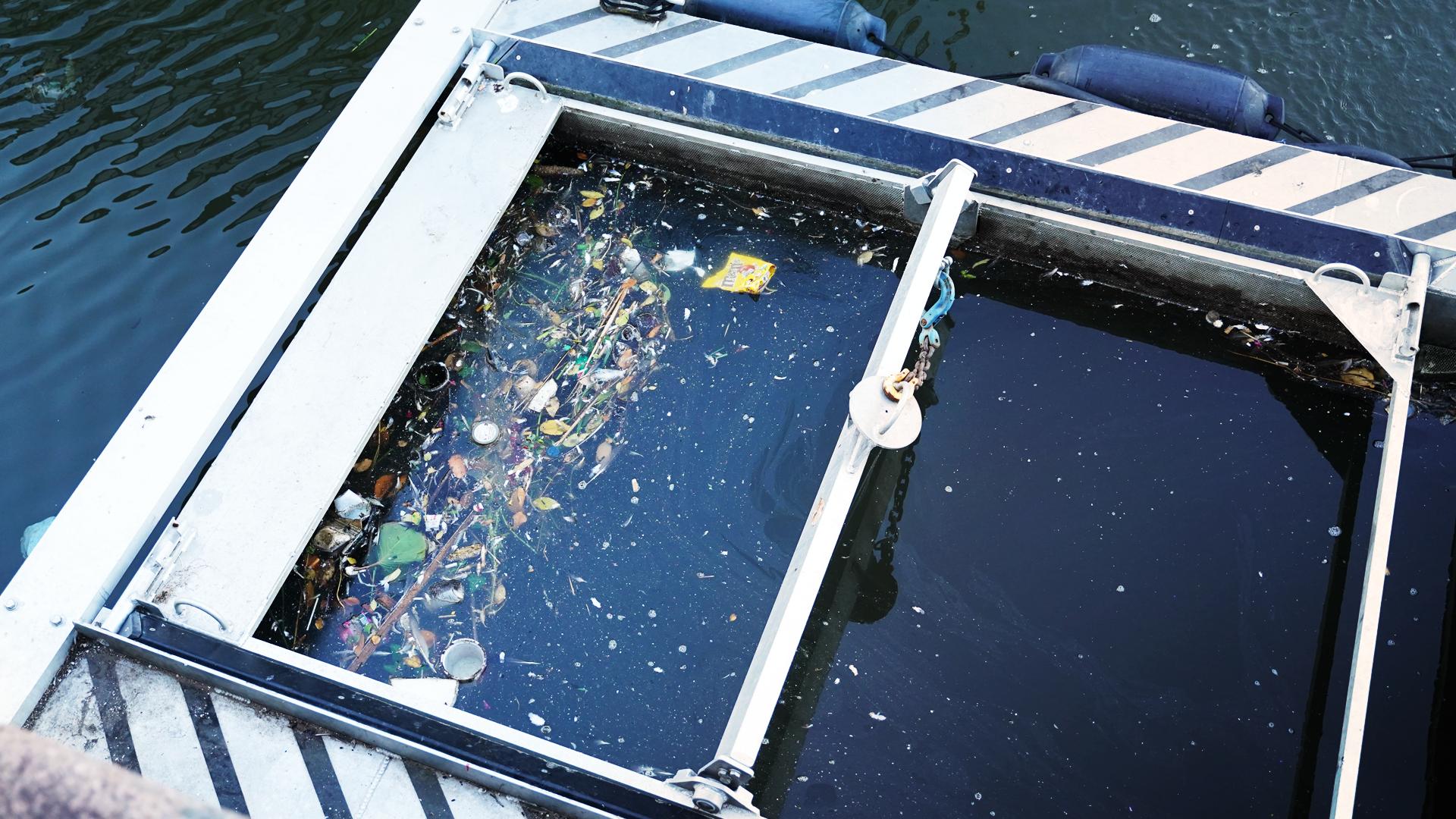 Com uma 'cortina de bolhas' que intercepta até 86% do plástico flutuante, a “Grande Barreira de Bolhas” está parando toneladas de resíduos nos rios antes que cheguem ao oceano e criando uma linha de defesa invisível pela água rumo à limpeza global