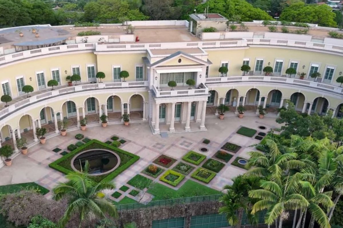 IPTU mais caro do Brasil no Morumbi expõe mansão, imposto anual perto de R$ 1 milhão e debate sobre desigualdade, patrimônio e valor venal em São Paulo.