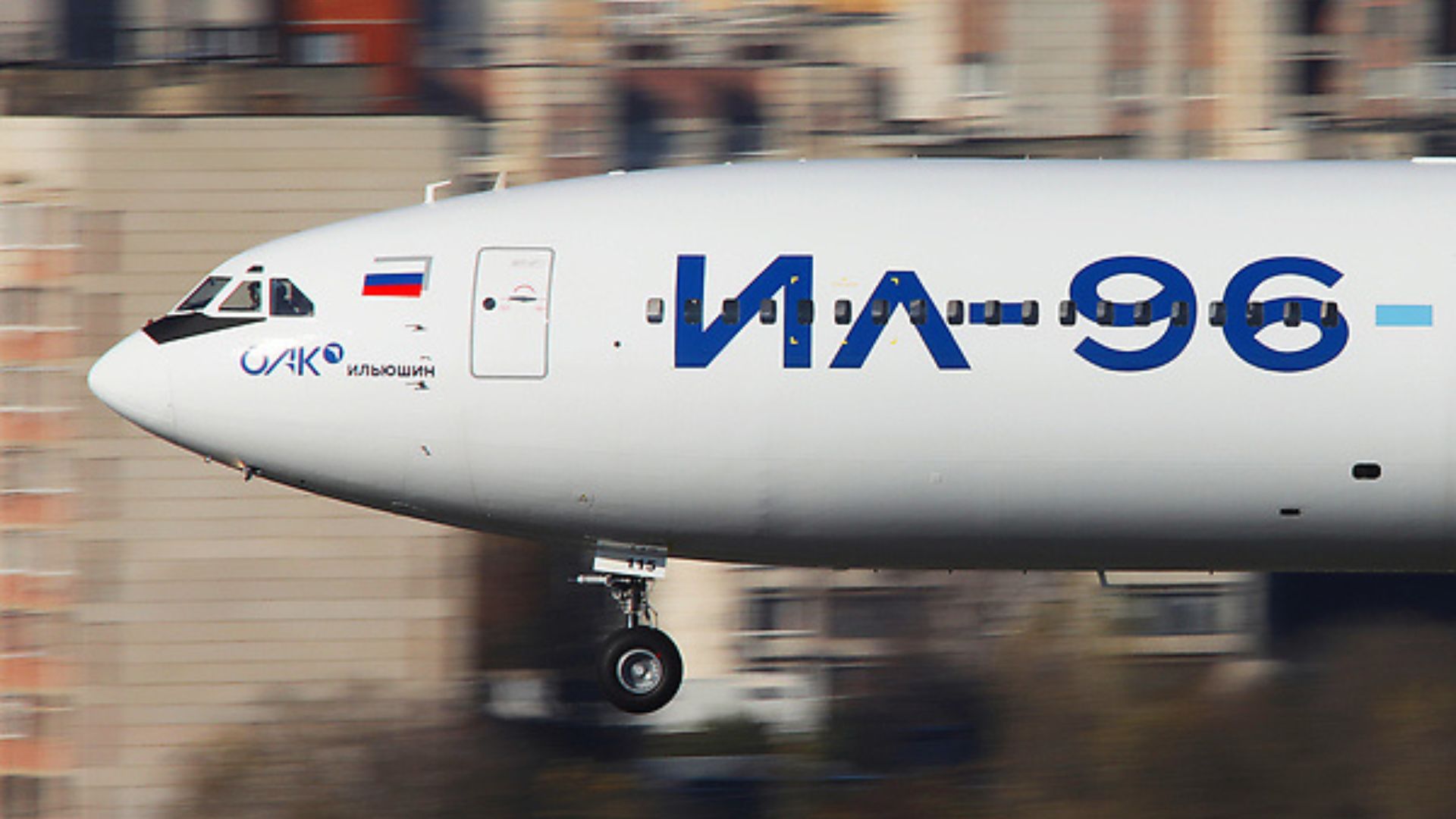 Il-96-400M faz voo inaugural na Rússia e se torna o maior widebody do país, reforçando a indústria aeronáutica local e a autonomia tecnológica.