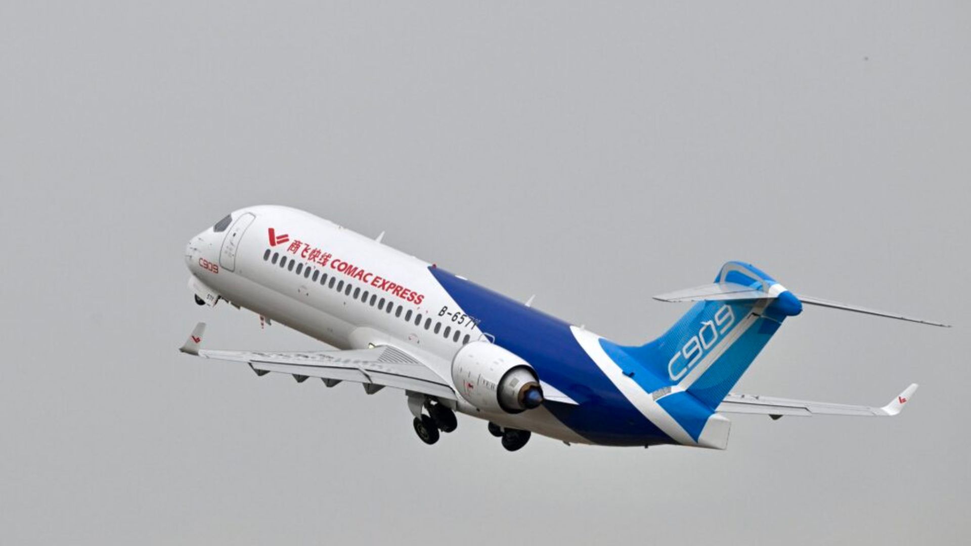 China rebatiza ARJ21 como C909 para integrar família C919/C929, ampliar exportações e reforçar estratégia global na aviação comercial.