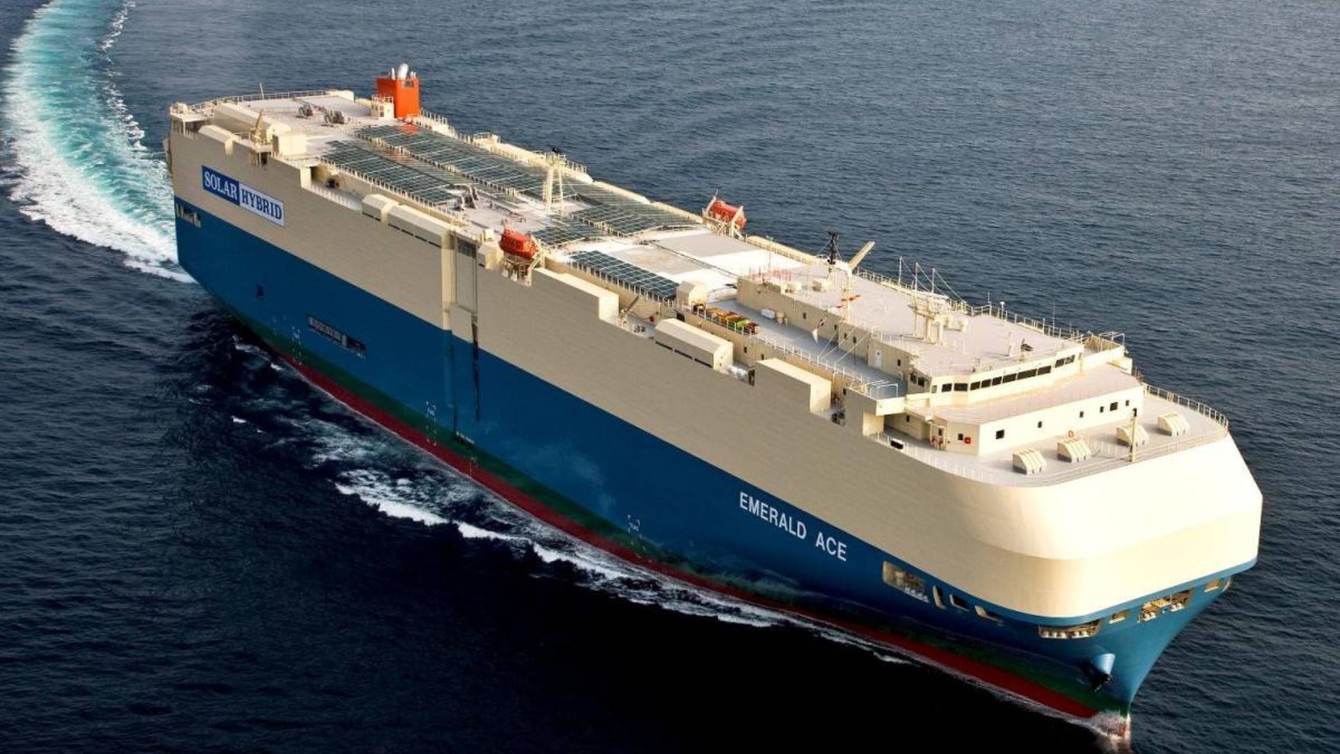 Navio da MOL testa sistema que retém microplásticos de até 5 mm durante viagens e recebe selo de inovação da ClassNK no Japão.