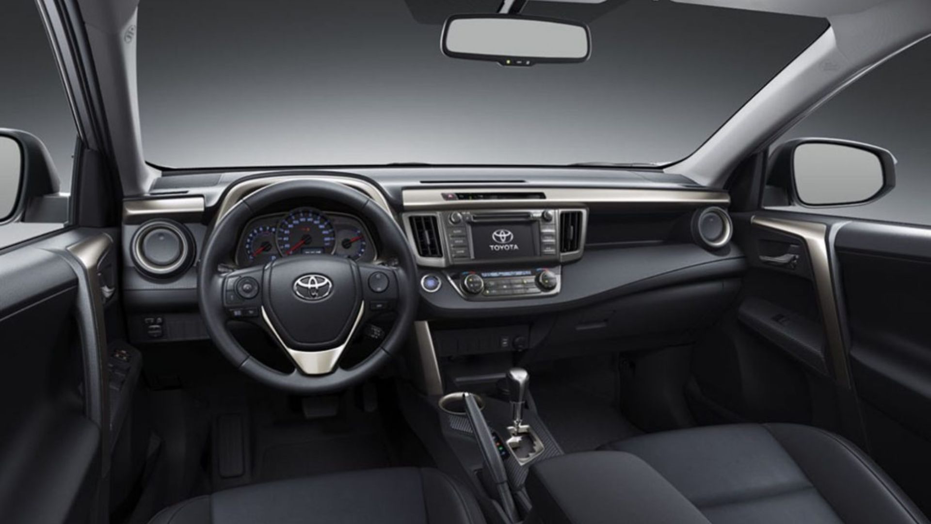 Dono de RAV4 Hybrid 2018 descobre falha na unidade HVAC 87050-42720 e enfrenta custo de até R$ 34 mil com peça e desmontagem do painel.