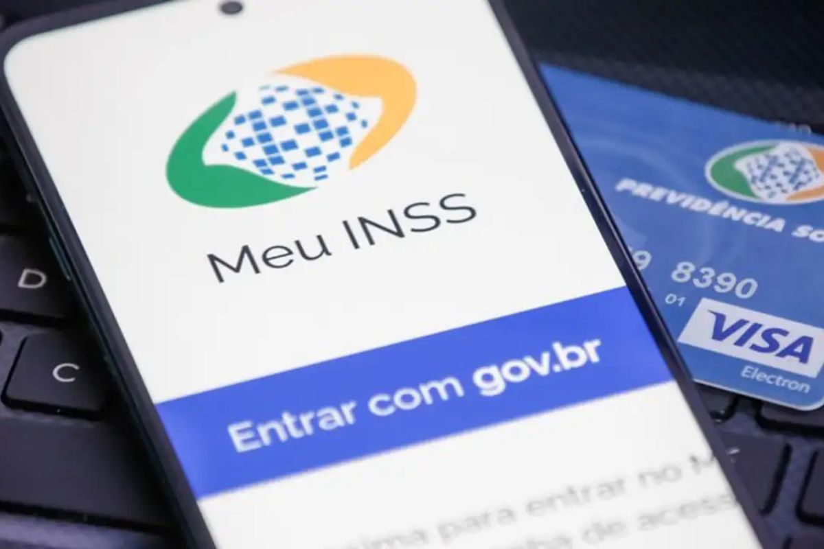Novo teto do INSS chega a R$ 8.475,55 em 2026, mas só parte recebe o máximo; benefício tem reajuste proporcional para concessões de 2025, calendário por final do cartão vai até 6 de fevereiro e consulta no Meu INSS confirma valores.