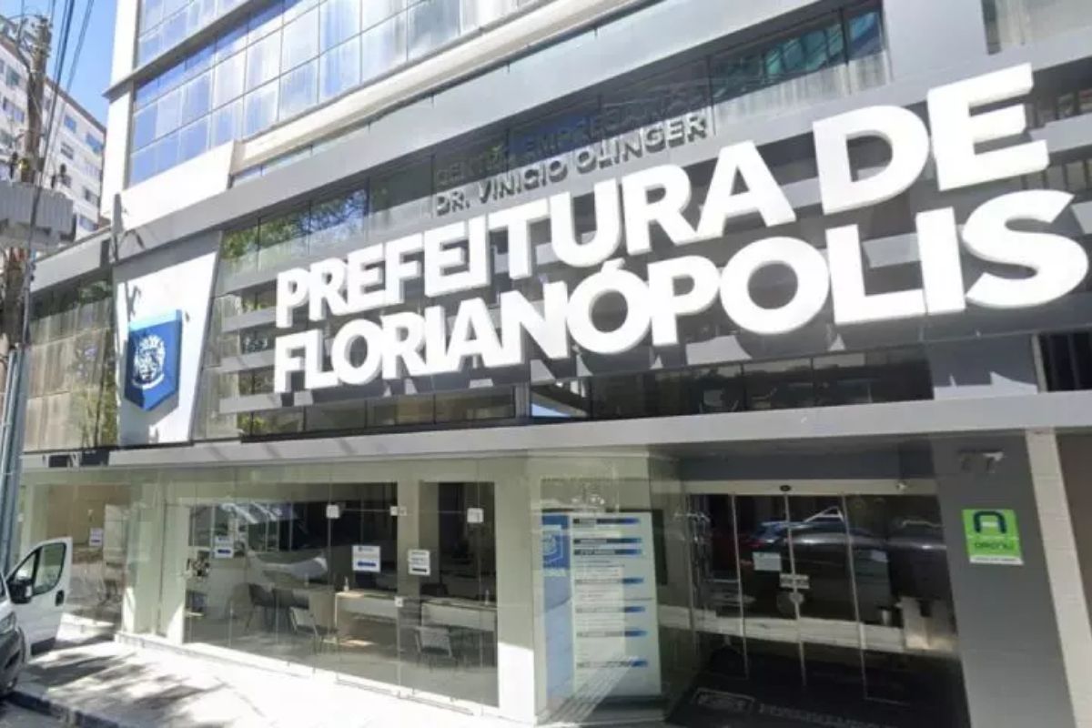 Os processos seletivos da Prefeitura de Florianópolis oferecem vagas temporárias com salários competitivos e oportunidade de atuar no serviço público municipal em diferentes áreas da cidade.