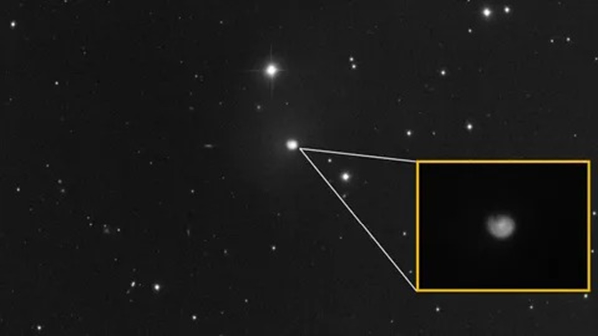 O cometa criovulcânico 29P/Schwassmann-Wachmann sofreu uma enorme erupção em 10 de fevereiro e, posteriormente, transformou-se em uma espiral gigante, semelhante a uma concha de caracol ou a um fóssil de amonóide. (Crédito da imagem: Eliot Herman)
