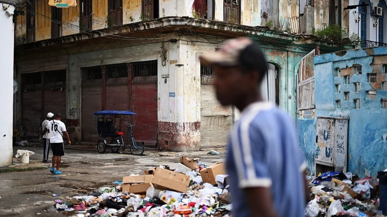 Falta de petróleo vinda da Venezuela paralisa Cuba, derruba serviços básicos e coloca o país no centro de uma nova disputa entre Estados Unidos, Rússia e China.