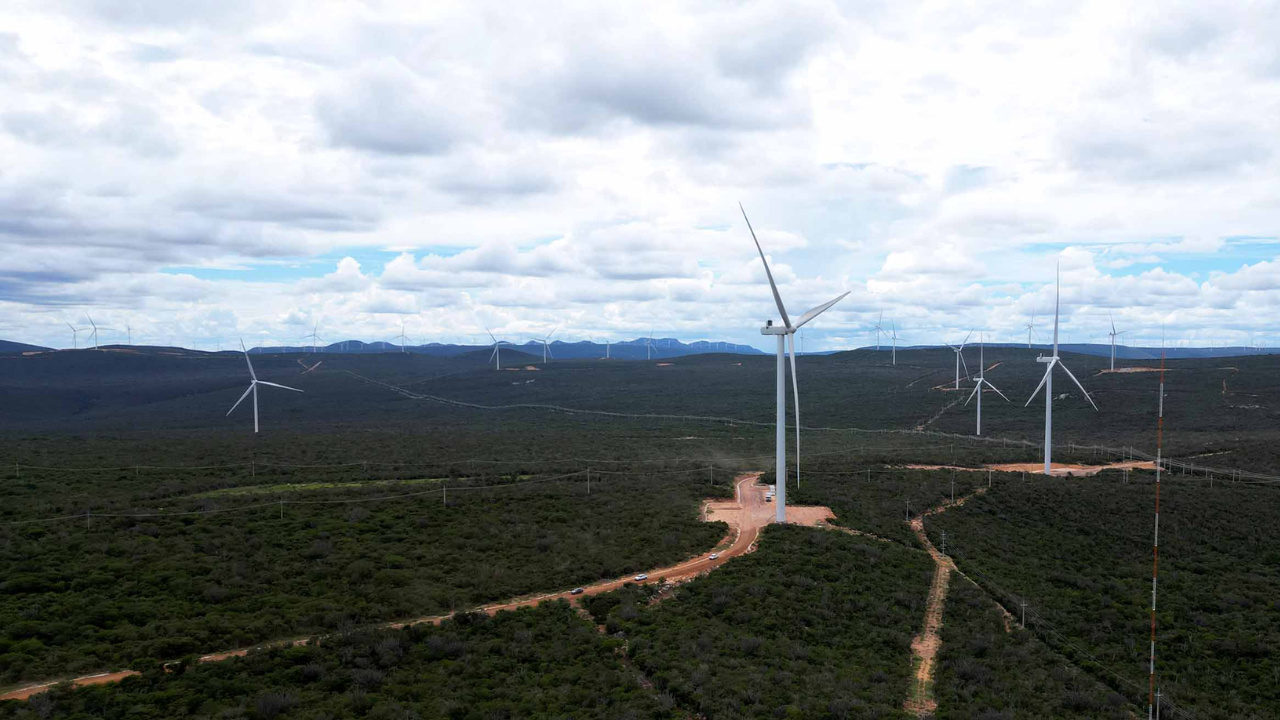 Aneel autoriza a retomada da operação da eólica Aroeira 10, na Bahia, após colapso em 2025. Entenda o que causou a paralisação e o que muda agora no setor. Foto: Feijão Almeida