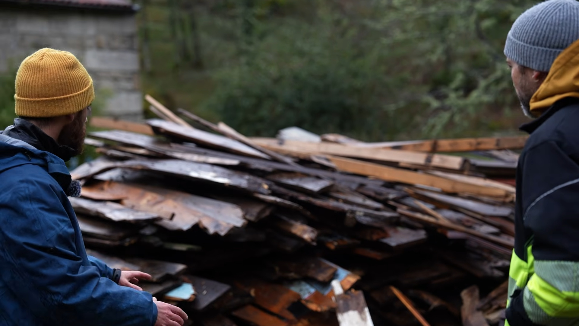 Ele comprou uma aldeia abandonada por apenas 100 mil euros no norte de Portugal, enfrentou anos de burocracia e agora o restauro começa a revelar tesouros históricos escondidos entre casas de pedra e construções esquecidas