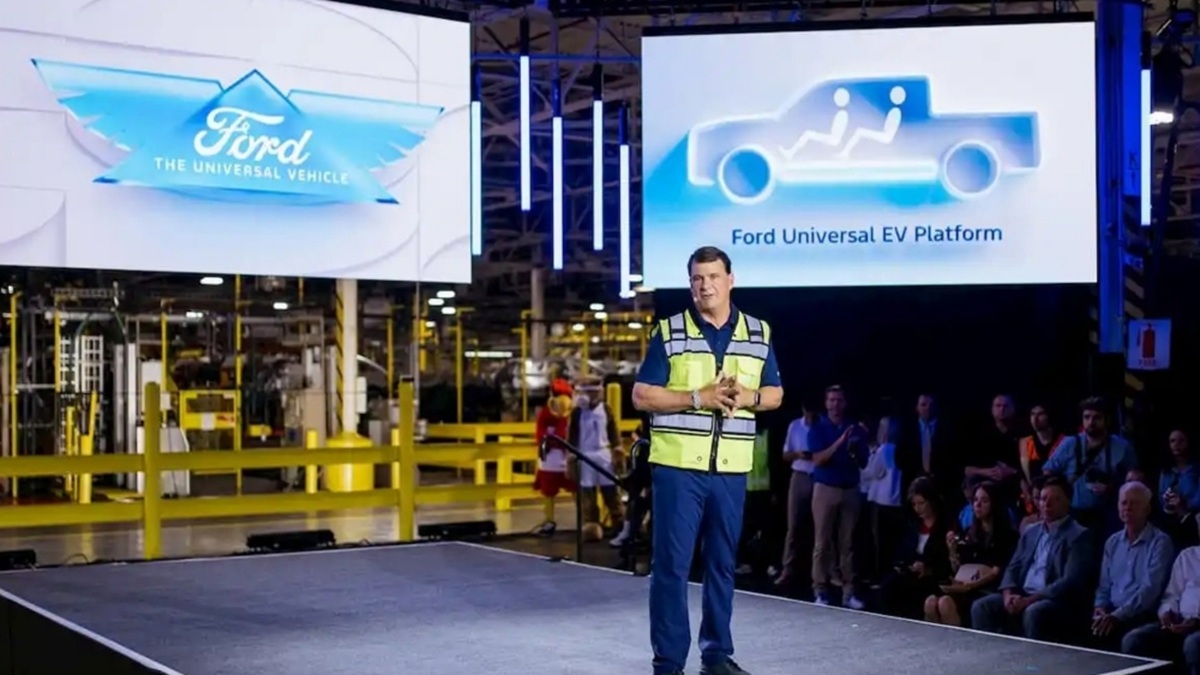 BYD supera Ford em 2025; Ford reage com plataforma 20% mais enxuta, picape de US$ 30.000 até 2027 e meta de lucro em 2029.