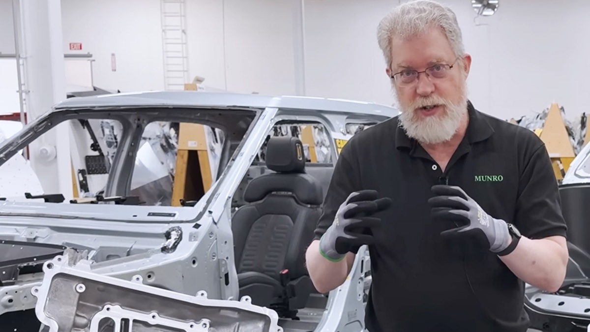 Análise compara motores elétricos de Tesla e GM e revela diferenças no sistema de resfriamento e eficiência térmica.