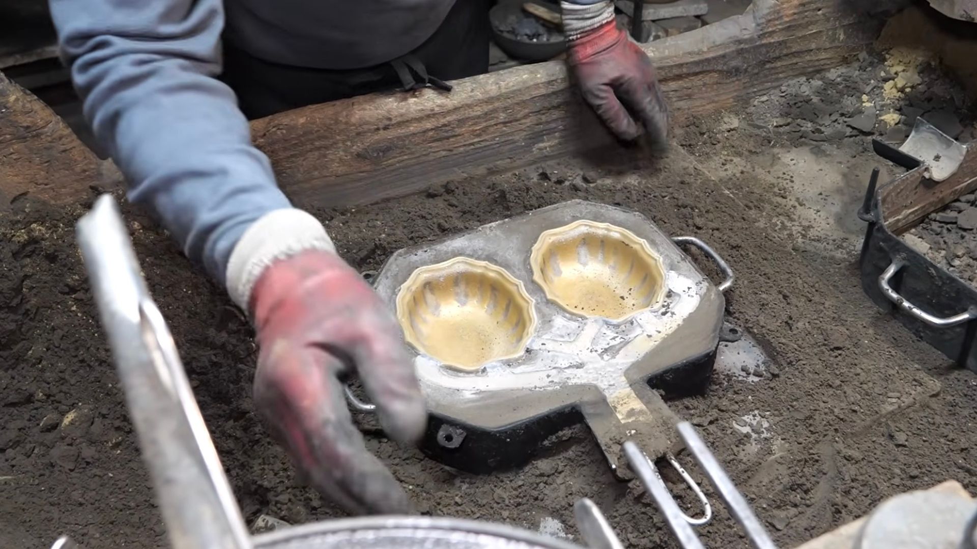Tigela de latão coreana tradicional associada à realeza
