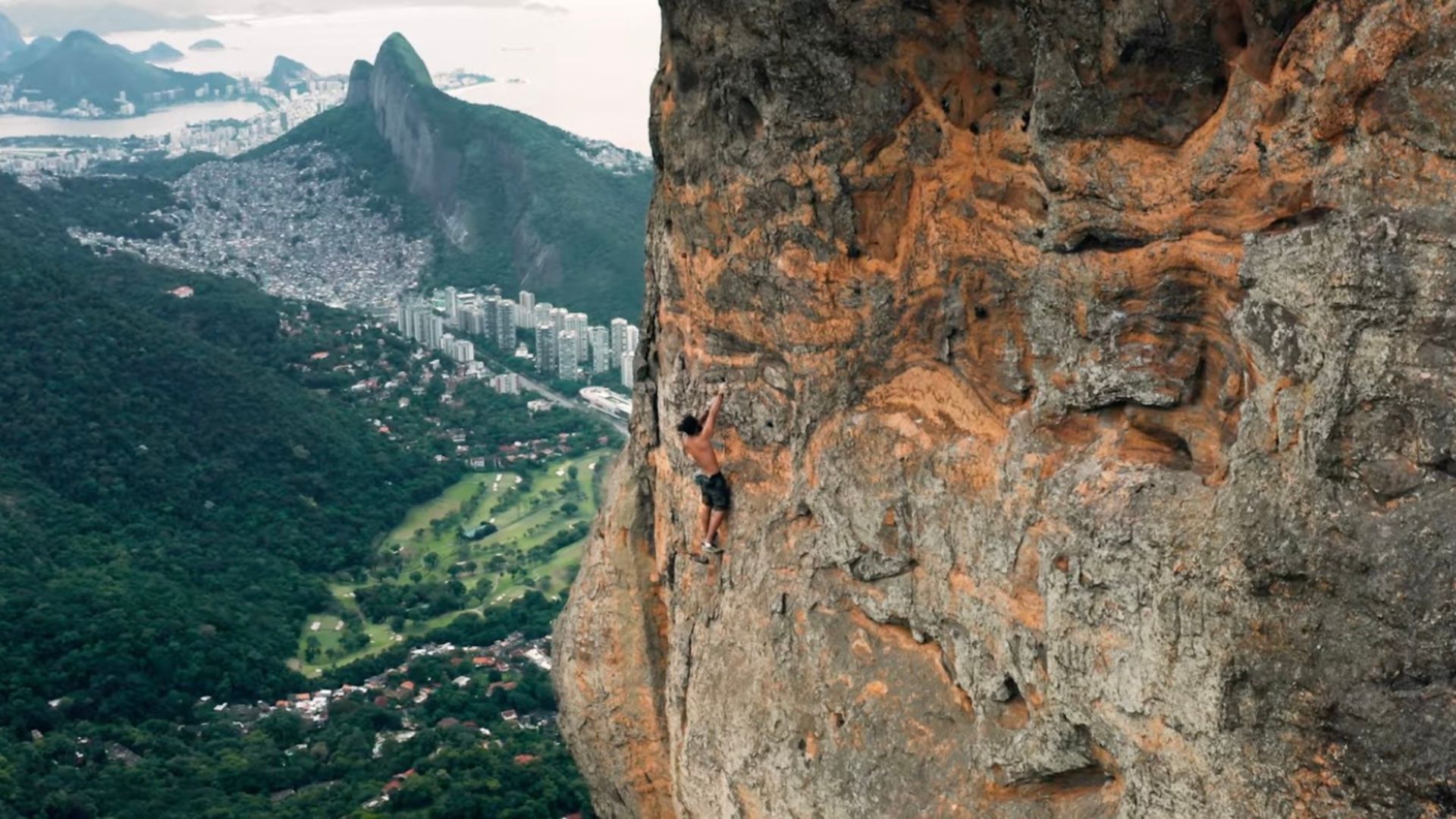 Travessia horizontal na Pedra da Gávea sem corda