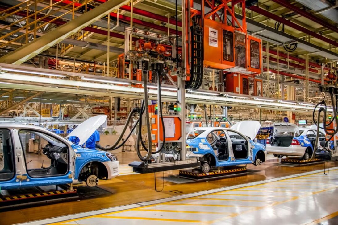 China reacts to the price war, tightens regulations on manufacturers, redirects exports and pressures the global automotive industry.
