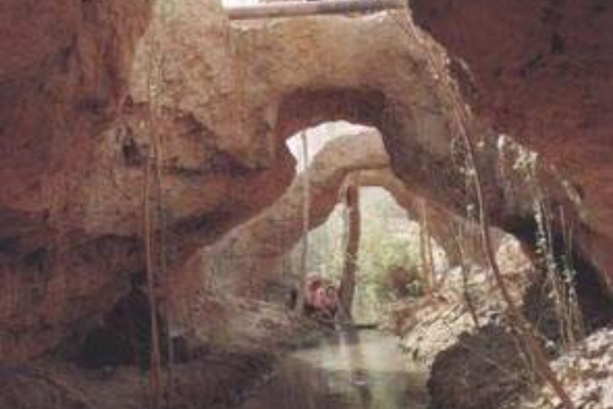 Cidade na Índia esconde túnel subterrâneo milenar de 2 km com 32 poços que conduz água por baixo de casas e ruas há séculos e revela uma das engenharias hidráulicas