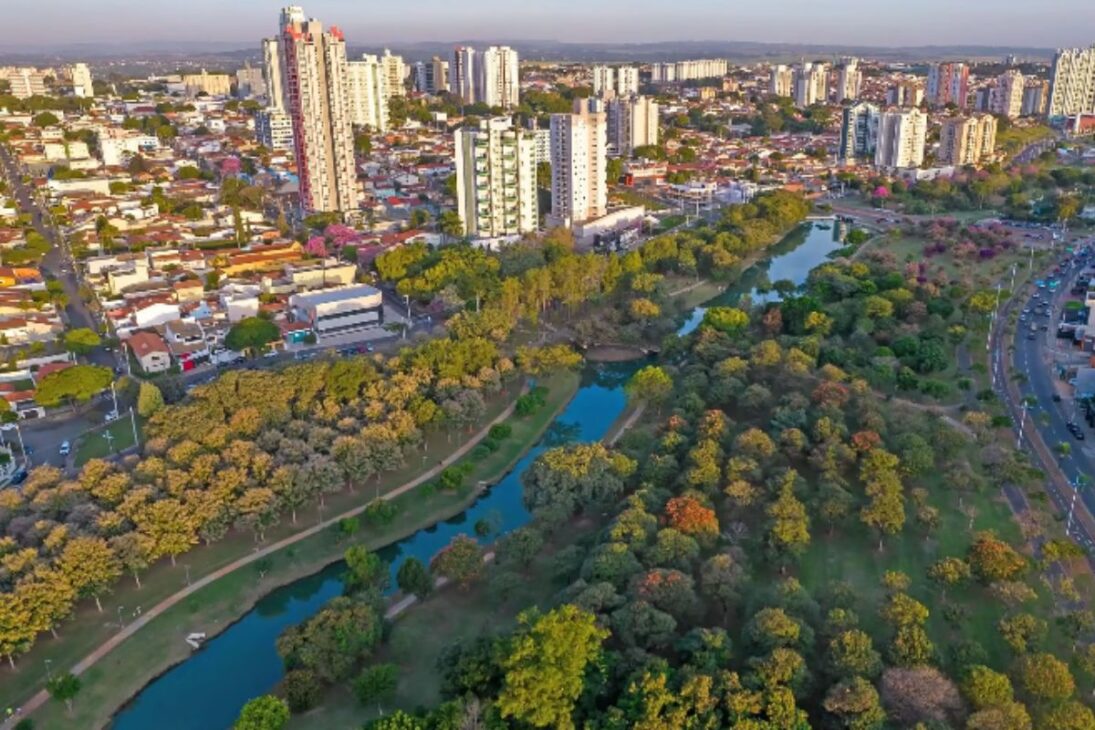 Quality of life, safety, employment, and a lighter cost of living make small towns attract those who want to leave the capitals.