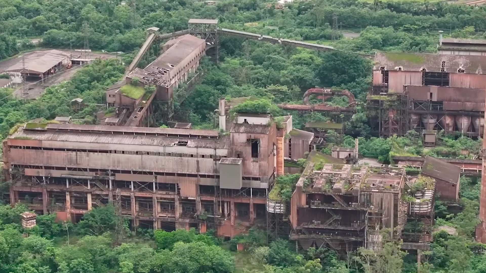 Cubatão pede socorro, fechamento de fábricas históricas e abandono de estruturas industriais levantam alerta sobre o futuro do polo petroquímico que já foi um dos maiores do Brasil