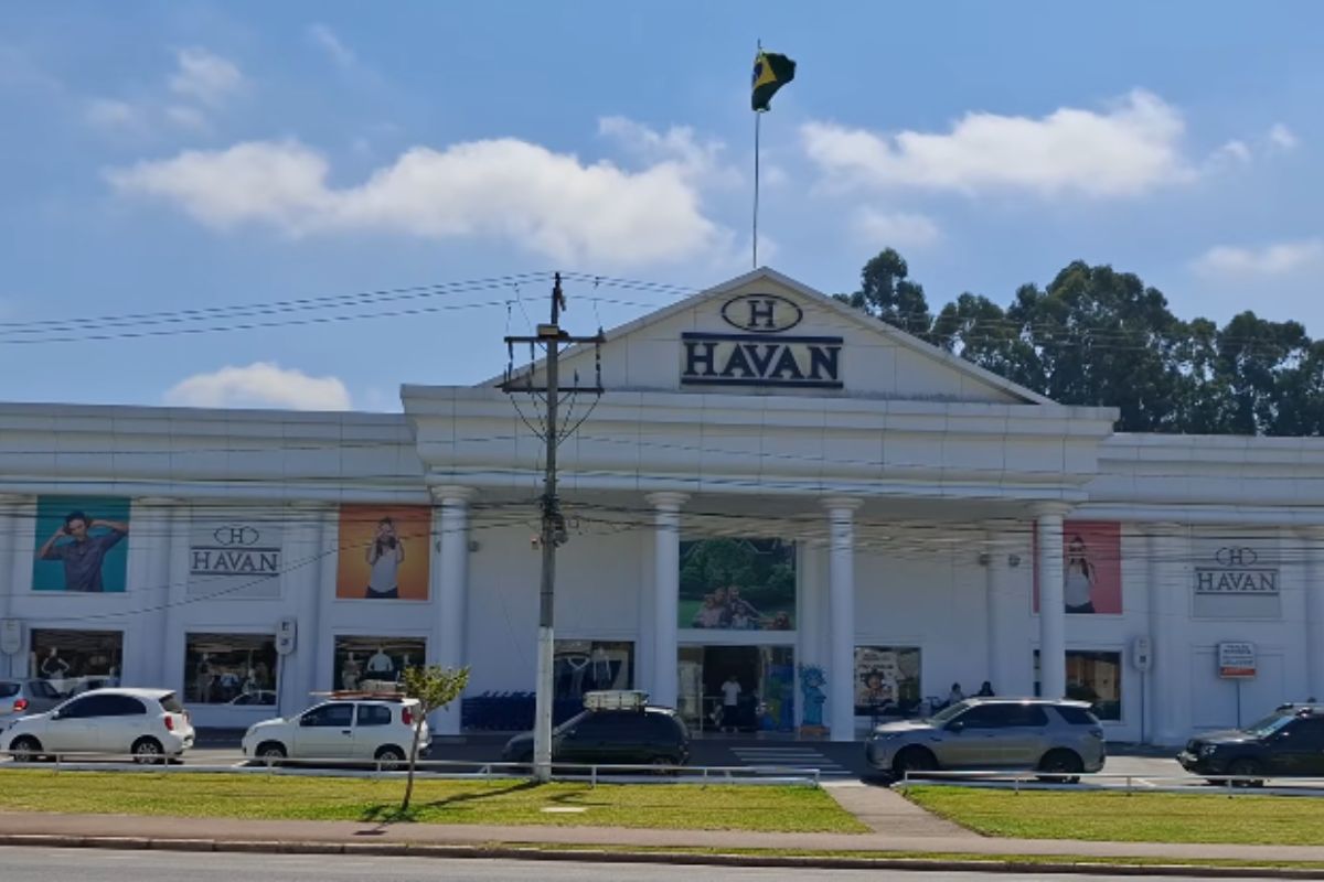 De uma loja em 1995 a 14 na Grande Curitiba, Havan inaugura oitava unidade na capital e consolida expansão iniciada em Brusque por Luciano Hang há quase 40 anos